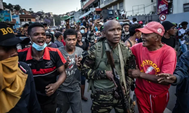 Madagaskar: Fransız emperyalizmi tarafından ülkeden kaçırılan devrik Başkan Andry Rajoelina kimdir?